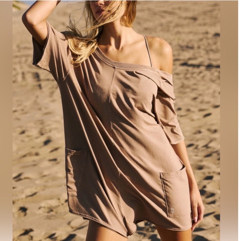 Free People Movement Hot Shot Romper Mocha Latte Brown Oversized Shortie M NEW‎